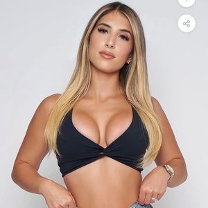 Black twist sports bra pcheebum